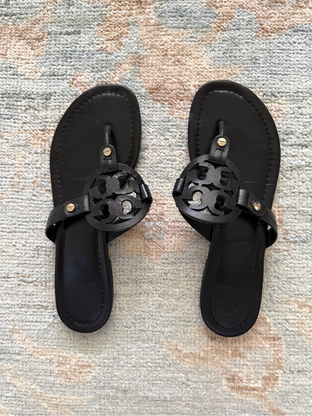 Tory Burch Miller Flip Flop Black Leather - Picture 2 of 4